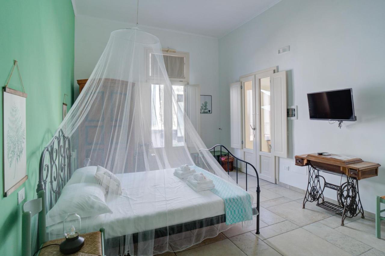 Li Perrini Boutique B&B Acquarica Экстерьер фото